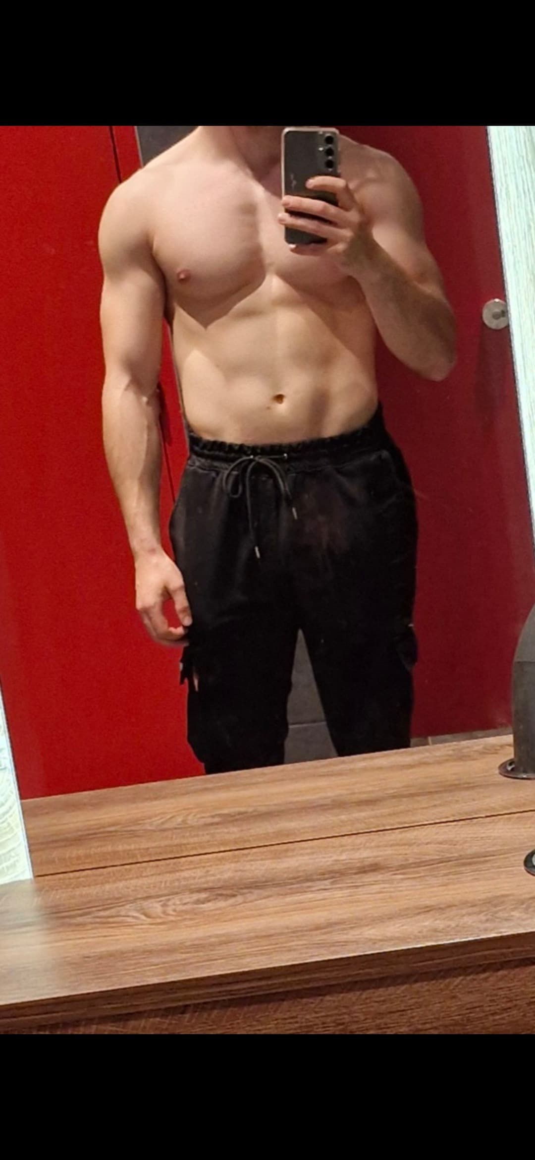 Nolan - Rencontre BDSM à Nods Profil de Nolan, 34 ans, Rencontre BDSM à Nods (Berne)