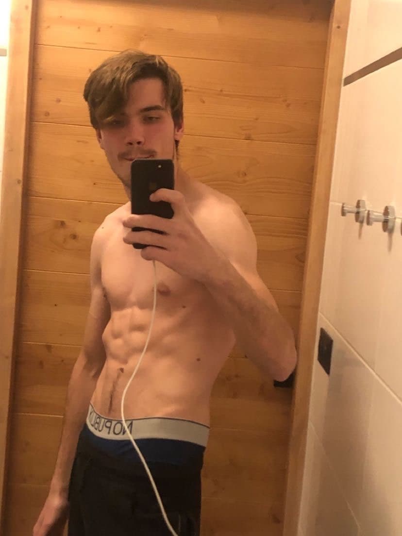 Aristide - Rencontre BDSM à Confignon Profil de Aristide, 35 ans, Rencontre BDSM à Confignon (Genève)