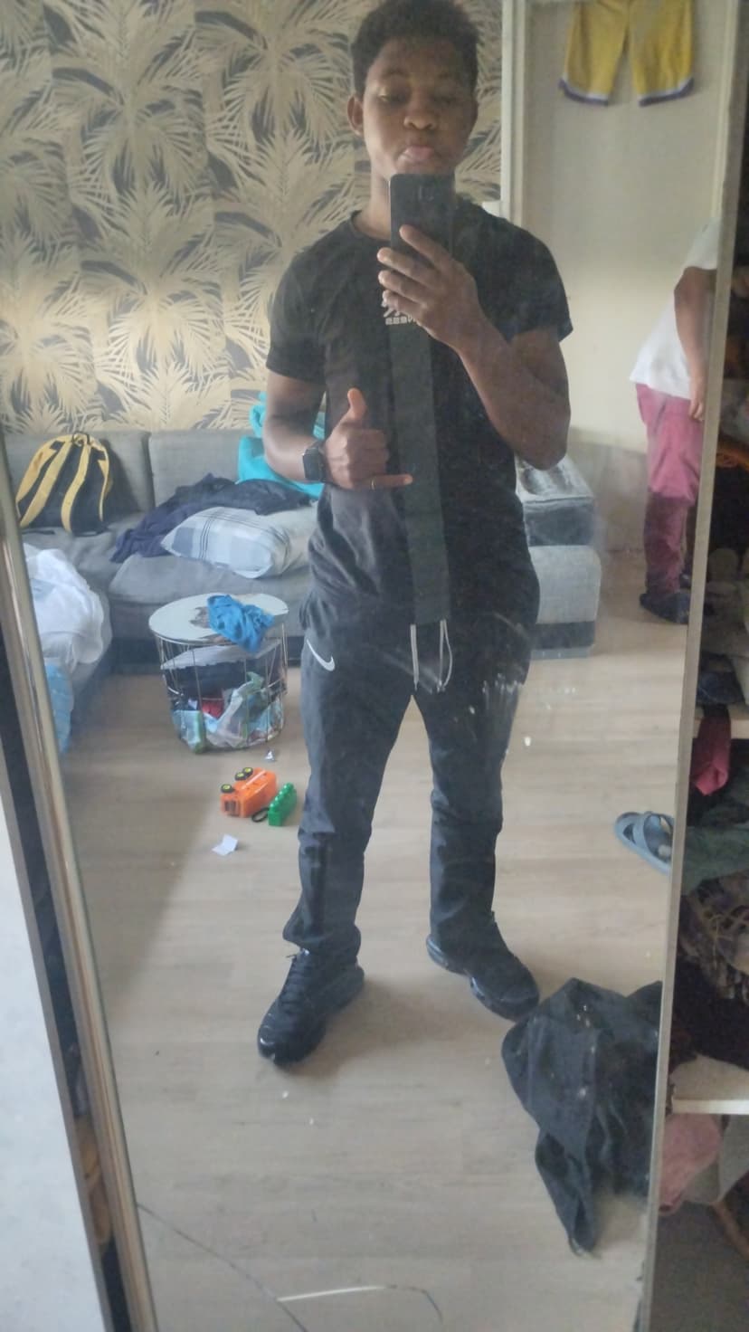 Théo Rencontre bdsm Eggiwil