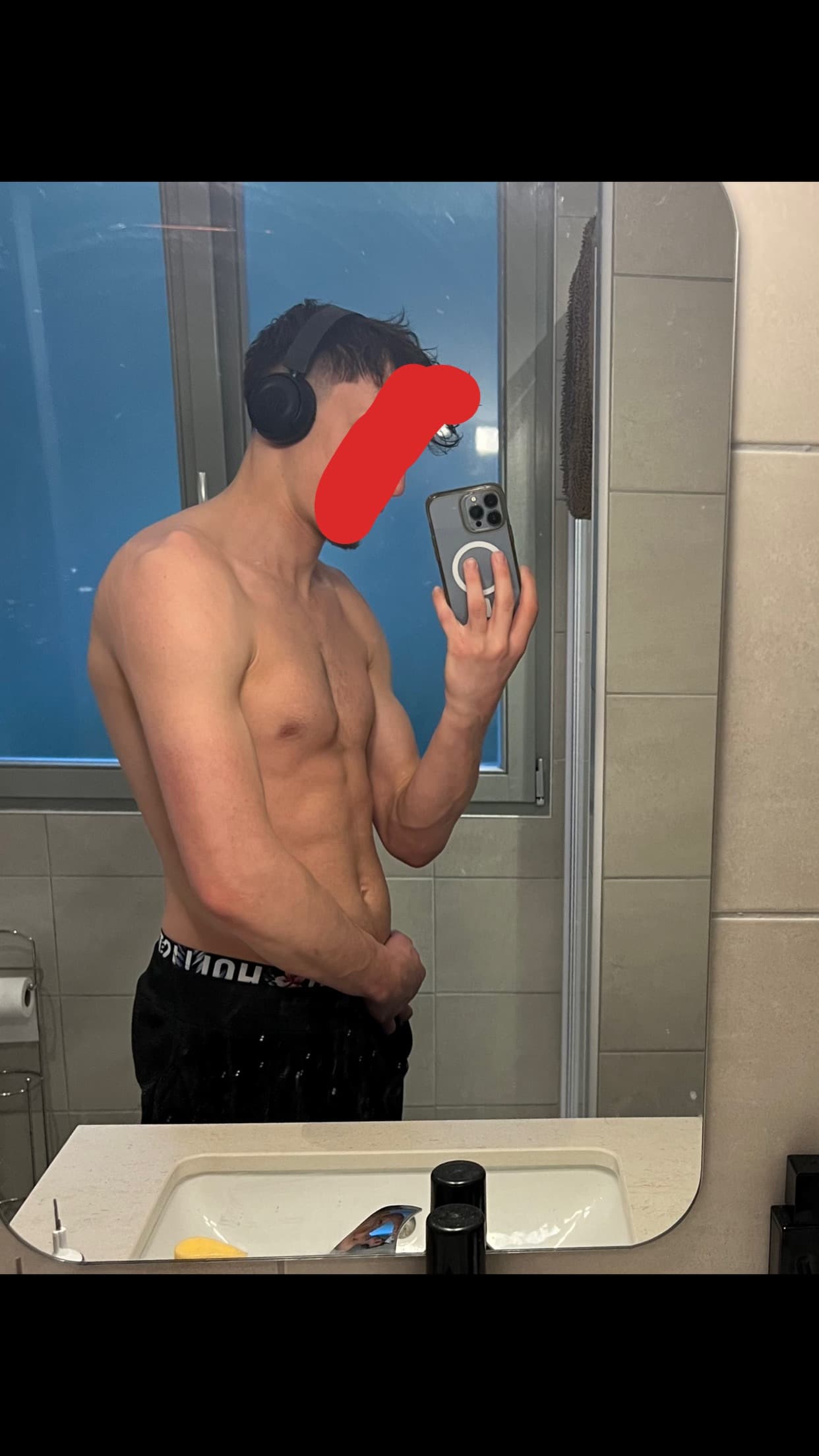 Cédric - Rencontre BDSM à Prato-Sornico Profil de Cédric, 34 ans, Rencontre BDSM à Prato-Sornico (Tessin)