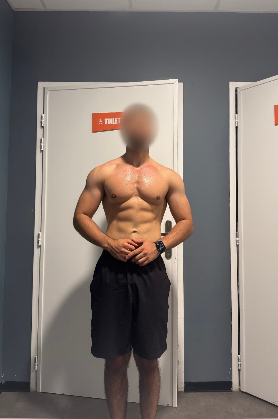 Lewis - Rencontre BDSM à Treiten Profil de Lewis, 30 ans, Rencontre BDSM à Treiten (Berne)